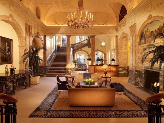 Old fashioned but chic interiors