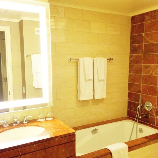 A smart classic bathroom