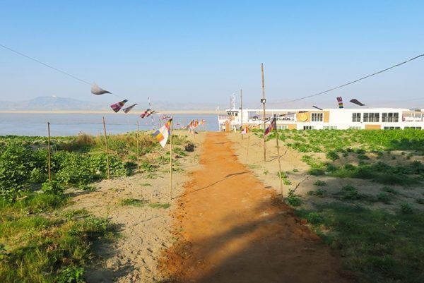 strand cruise myanmar bagan to mandalay luxury boat view