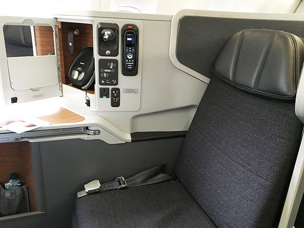 AA American airlines business class seat review 777-300 seat flight review american airlines business class london to miami B777-300 seat