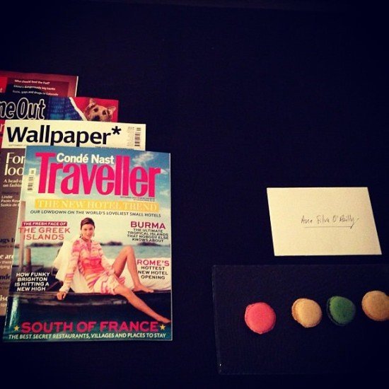 Yummy macaroons and good magazines!